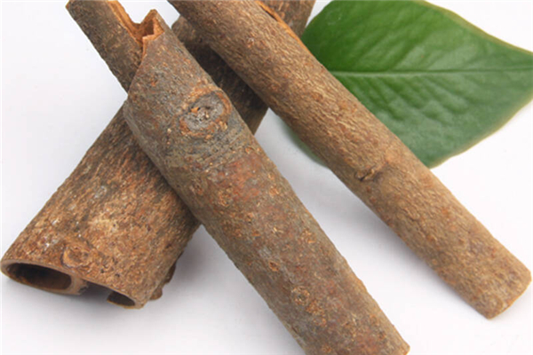 桂皮可以泡腳嗎 桂皮泡腳的功效和作用 桂皮可以泡腳嗎 桂皮泡腳的功效和作用