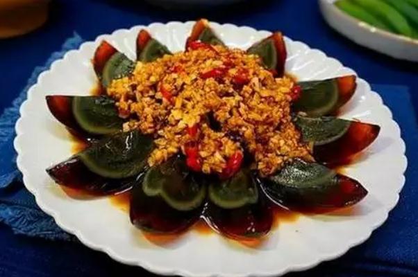 皮蛋可以和螃蟹一起吃嗎 皮蛋可以經常吃嗎