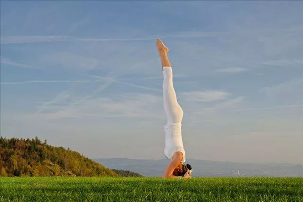 倒立什么時(shí)候做好 倒立一次多長(zhǎng)時(shí)間為宜 倒立什么時(shí)候做好 倒立一次多長(zhǎng)時(shí)間為宜