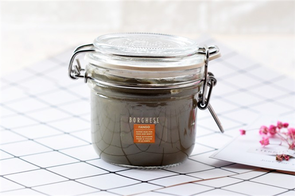 泥膜可以用手涂抹嗎 泥膜用什么刷子好 泥膜可以用手涂抹嗎 泥膜用什么刷子好