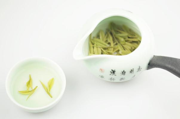 安吉白茶會(huì)傷胃嗎 安吉白茶會(huì)不會(huì)失眠 安吉白茶會(huì)傷胃嗎 安吉白茶會(huì)不會(huì)失眠