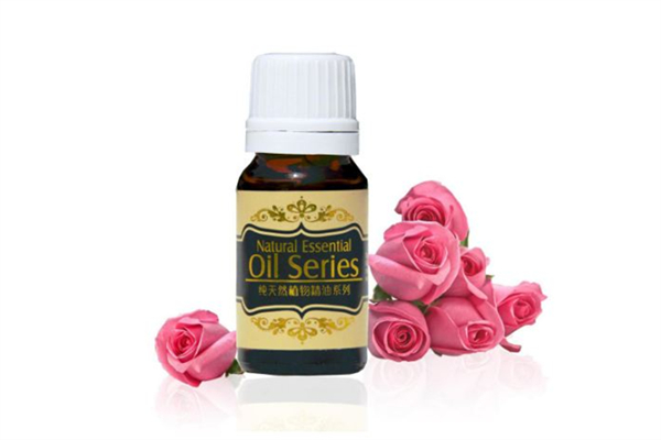 玫瑰精油豐胸效果怎么樣 玫瑰精油對(duì)胸部的功效和作用 玫瑰精油豐胸效果怎么樣 玫瑰精油對(duì)胸部的功效和作用