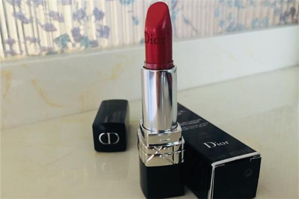 迪奧口紅999怎么分辨是不是正品 迪奧口紅999會(huì)不會(huì)太紅 迪奧口紅999怎么分辨是不是正品 迪奧口紅999會(huì)不會(huì)太紅