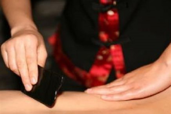 刮痧的手法和順序 刮痧要涂抹東西嗎 刮痧的手法和順序 刮痧要涂抹東西嗎