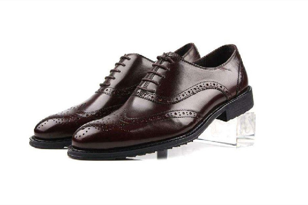 皮鞋有褶皺怎么恢復 皮鞋有褶皺是正常的嗎 皮鞋有褶皺怎么恢復 皮鞋有褶皺是正常的嗎