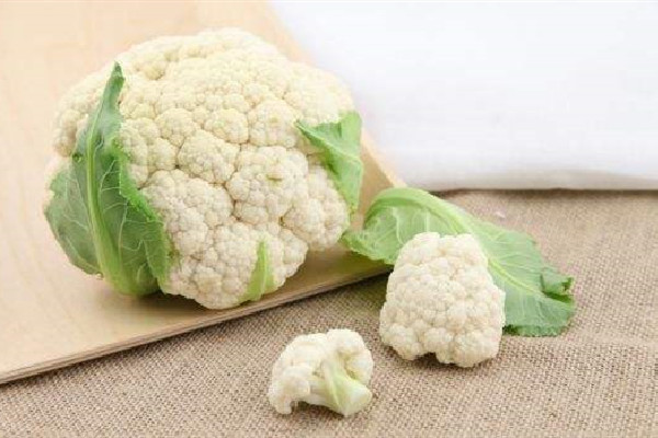 花菜要焯水在炒嗎 花菜焯水幾分鐘剛好 花菜要焯水在炒嗎 花菜焯水幾分鐘剛好