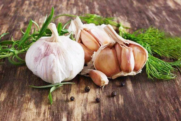 大蒜的熱量是多少 大蒜吃了會胖嗎 大蒜的熱量是多少 大蒜吃了會胖嗎