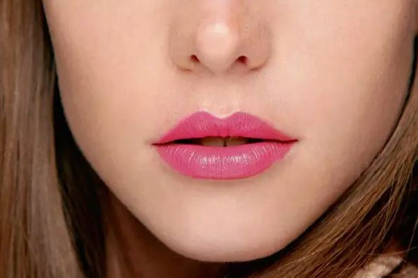 豐唇后怎么吃飯 豐唇后有硬塊正常嗎 豐唇后怎么吃飯 豐唇后有硬塊正常嗎