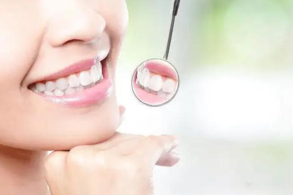 冷光美白牙齒會很白嗎 冷光美白牙齒對四環(huán)素牙有用嗎 冷光美白牙齒會很白嗎 冷光美白牙齒對四環(huán)素牙有用嗎