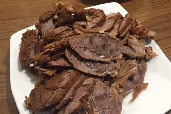 鹵牛肉熱切還是冷切 鹵牛肉怎么切才不會(huì)碎 鹵牛肉熱切還是冷切 鹵牛肉怎么切才不會(huì)碎