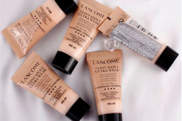 蘭蔻粉底液有防曬作用嗎 蘭蔻粉底液用什么上妝比較服帖 蘭蔻粉底液有防曬作用嗎 蘭蔻粉底液用什么上妝比較服帖