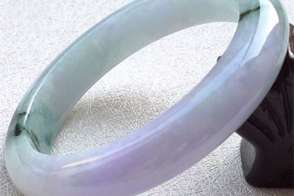 紫羅蘭手鐲會(huì)越戴越透嗎 紫羅蘭手鐲怎么保養(yǎng)會(huì)越來越亮 紫羅蘭手鐲會(huì)越戴越透嗎 紫羅蘭手鐲怎么保養(yǎng)會(huì)越來越亮