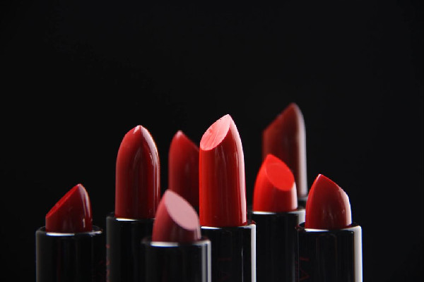 口紅買(mǎi)迪奧還是紀(jì)梵希 口紅怎么驗(yàn)證是否是正品