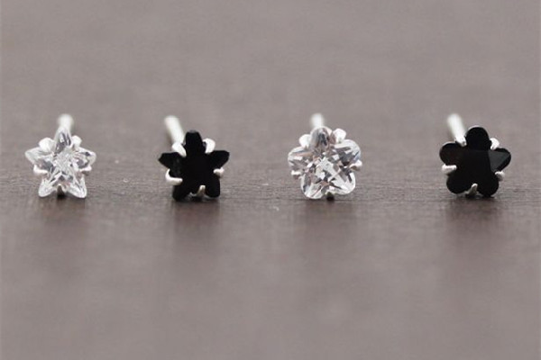 純銀耳釘是999還是925 純銀耳釘買什么樣的 純銀耳釘是999還是925 純銀耳釘買什么樣的