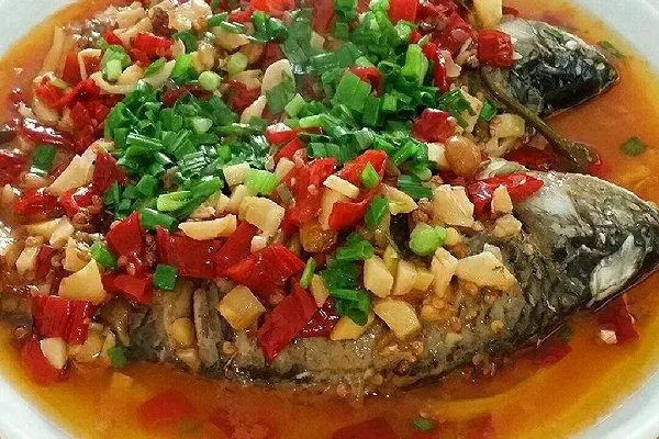 鯽魚(yú)買大的還是買小的好呢 鯽魚(yú)刺太多怎么處理