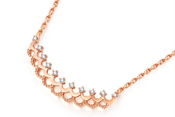 玫瑰金項(xiàng)鏈?zhǔn)鞘裁搭伾?玫瑰金項(xiàng)鏈變色了怎么辦 玫瑰金項(xiàng)鏈?zhǔn)鞘裁搭伾?玫瑰金項(xiàng)鏈變色了怎么辦