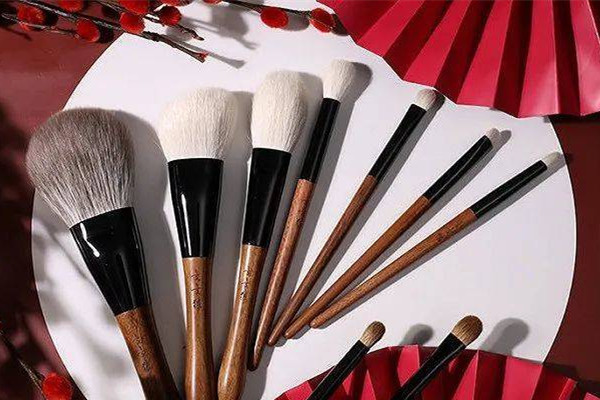 化妝刷是動物毛好還是人造纖維好 化妝刷買貴的還會便宜的 化妝刷是動物毛好還是人造纖維好 化妝刷買貴的還會便宜的