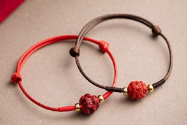 朱砂手鏈怎么分辨正品 朱砂手鏈買(mǎi)含膠質(zhì)的好還是普通的 朱砂手鏈怎么分辨正品 朱砂手鏈買(mǎi)含膠質(zhì)的好還是普通的