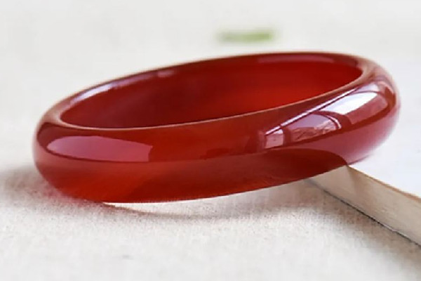 紅玉髓有紋路正常嗎 紅玉髓怎么辨別真假 紅玉髓有紋路正常嗎 紅玉髓怎么辨別真假