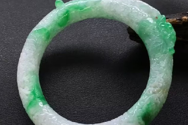 手鐲圓條和正圈哪個(gè)好 手鐲有幾種款式 手鐲圓條和正圈哪個(gè)好 手鐲有幾種款式