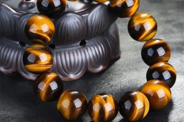 虎眼石會(huì)越戴越好看嗎 虎眼石戴久了會(huì)有什么變化 虎眼石會(huì)越戴越好看嗎 虎眼石戴久了會(huì)有什么變化