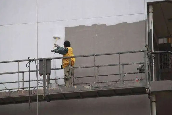 警方回應(yīng)業(yè)主持刀威脅外墻作業(yè)工人 外墻工作危險(xiǎn)嗎