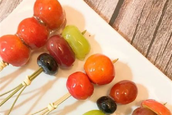 冰糖葫蘆外面那層紙叫什么 冰糖葫蘆為什么要裹糯米紙 冰糖葫蘆外面那層紙叫什么 冰糖葫蘆為什么要裹糯米紙