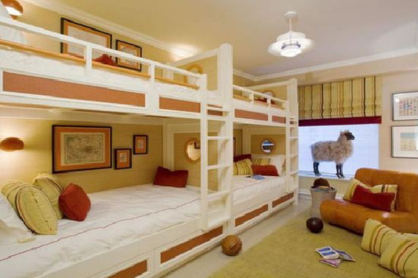 女生熟睡時從學校宿舍上鋪墜亡 宿舍睡上鋪要注意什么 女生熟睡時從學校宿舍上鋪墜亡 宿舍睡上鋪要注意什么