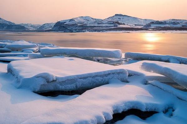 數(shù)九是按陰歷還是陽歷 數(shù)九的來歷和風(fēng)俗 數(shù)九是按陰歷還是陽歷 數(shù)九的來歷和風(fēng)俗