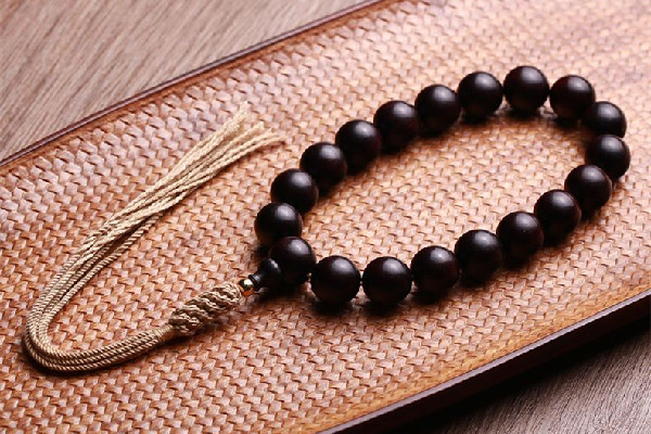 小葉紫檀手串是佛珠嗎 小葉紫檀手串有多少顆 小葉紫檀手串是佛珠嗎 小葉紫檀手串有多少顆