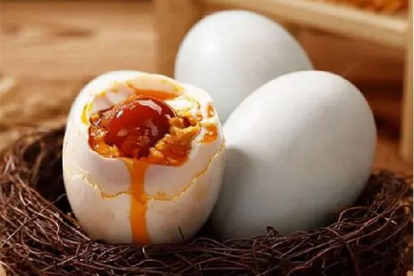 臺灣鴨蛋價(jià)格創(chuàng)歷史新高 鴨蛋和雞蛋誰的營養(yǎng)價(jià)值高