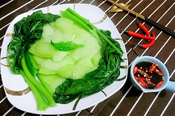 高?；貞?yīng)老人82元只買倆素菜 素菜吃多了會(huì)不會(huì)胖