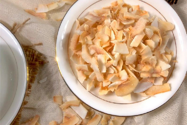 椰子片不脆了怎么辦 椰子片可以做成椰蓉嗎 椰子片不脆了怎么辦 椰子片可以做成椰蓉嗎