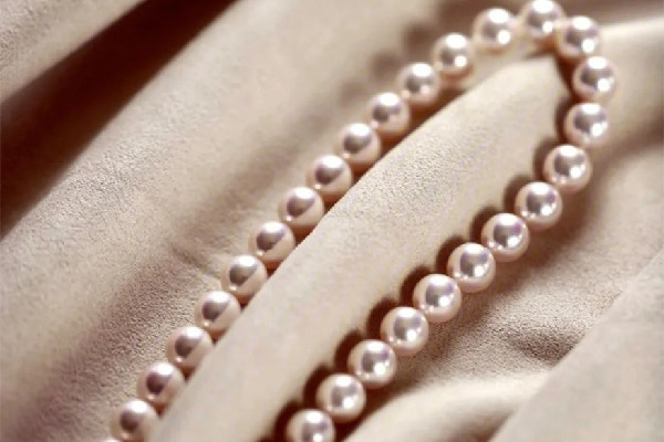 珍珠首飾可以戴著睡覺(jué)嗎 珍珠首飾可以碰水嗎