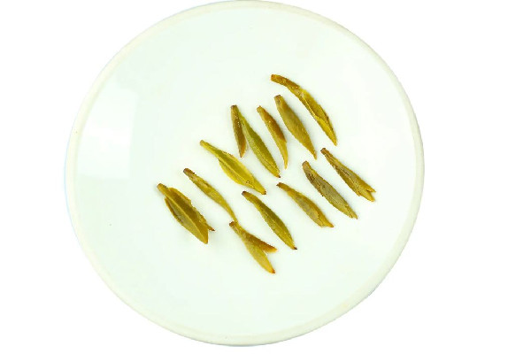 黃茶要用多少度的水泡 黃茶可以用紫砂壺泡嗎 黃茶要用多少度的水泡 黃茶可以用紫砂壺泡嗎